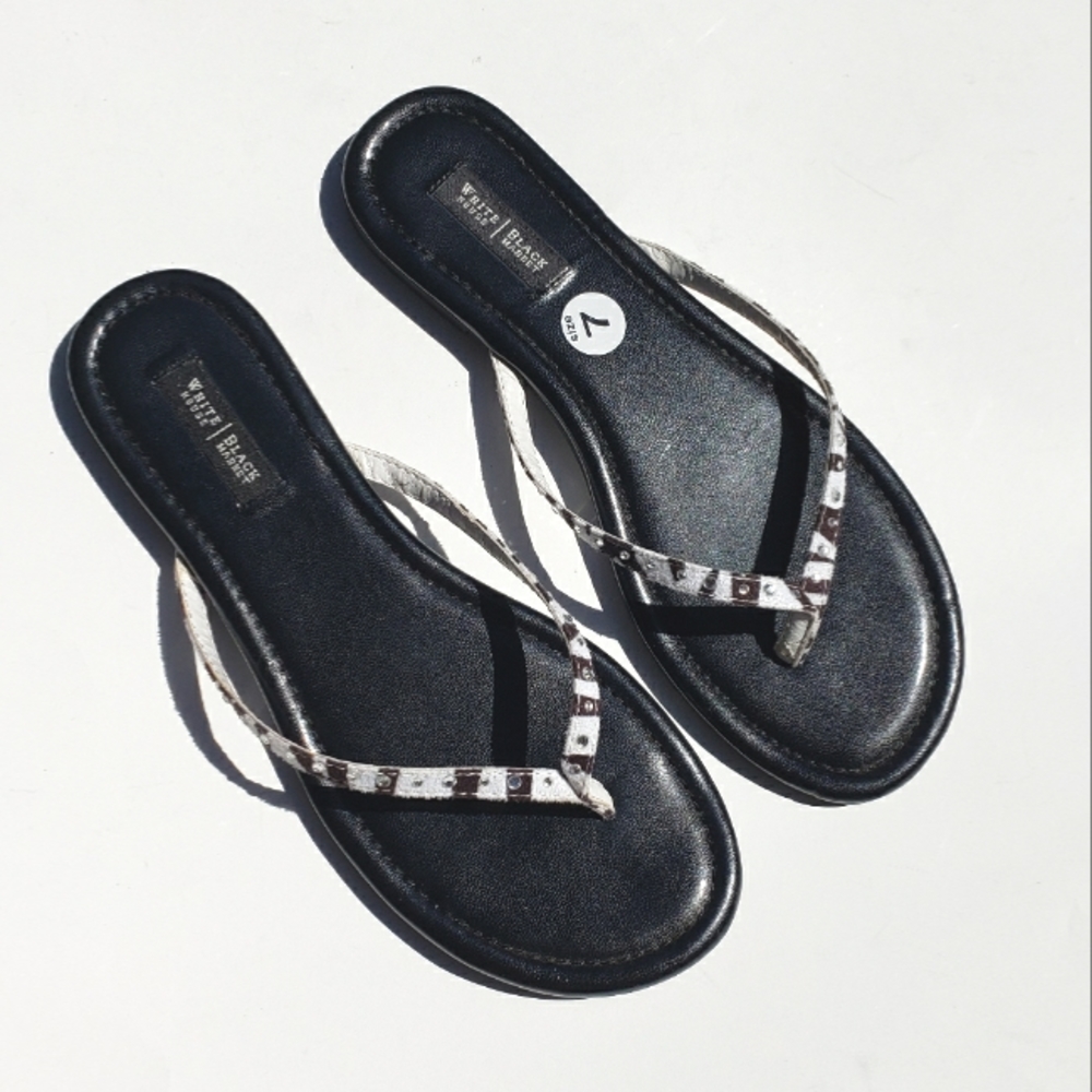 White House Black Market Animal Print Thong Flip Flop Rhinestone Bling Women's 7